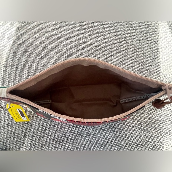 CHALOU Seattle Themed Cosmetic Bag - Black and Red - Picture 9 of 16